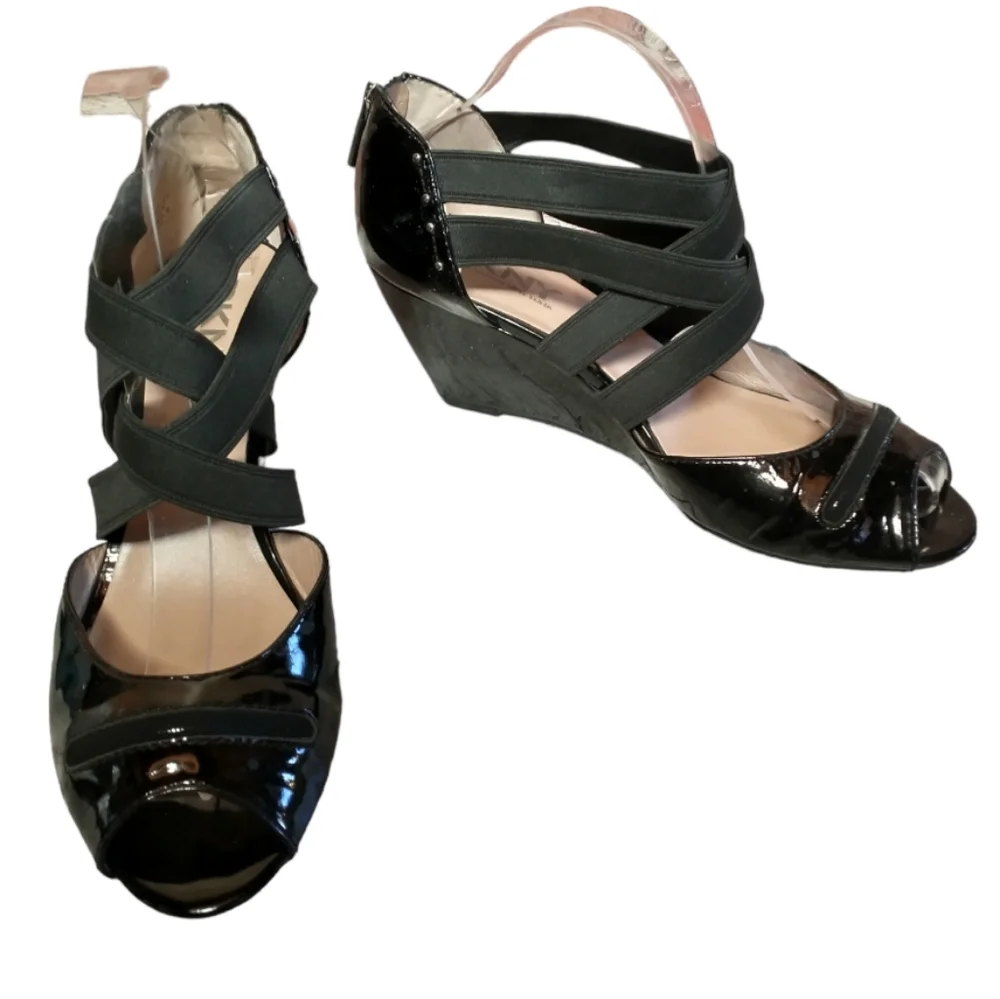 DKNY 'Whitley' Black Patent Faux Leather Wedge Open Toe Shoes Size 9.5